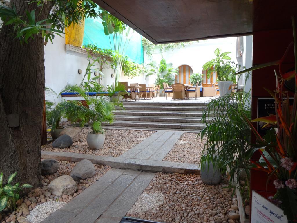 Hotel Le Dupleix à Pondichéry Extérieur photo