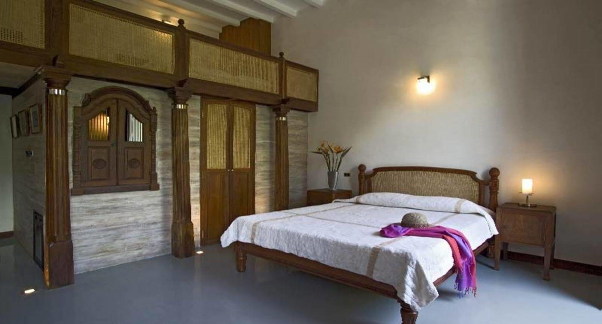 Hotel Le Dupleix à Pondichéry Extérieur photo