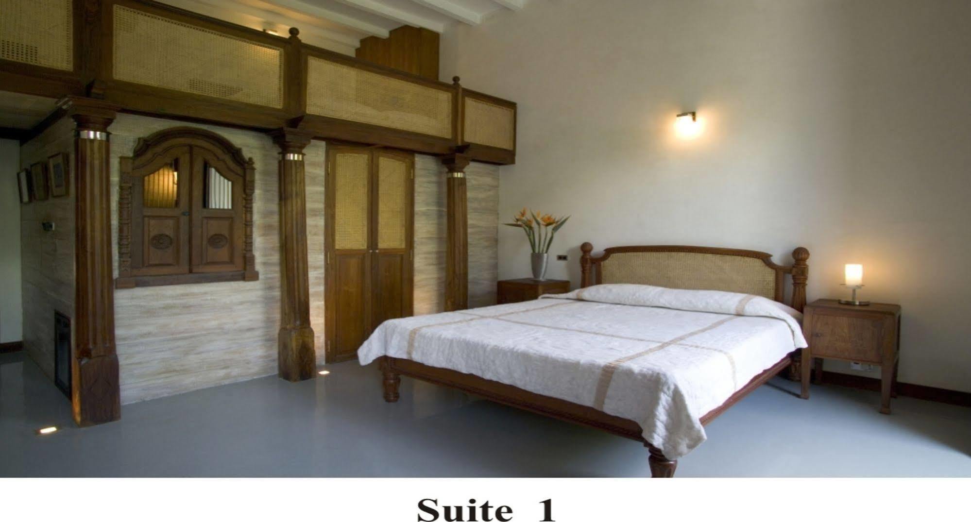 Hotel Le Dupleix à Pondichéry Extérieur photo