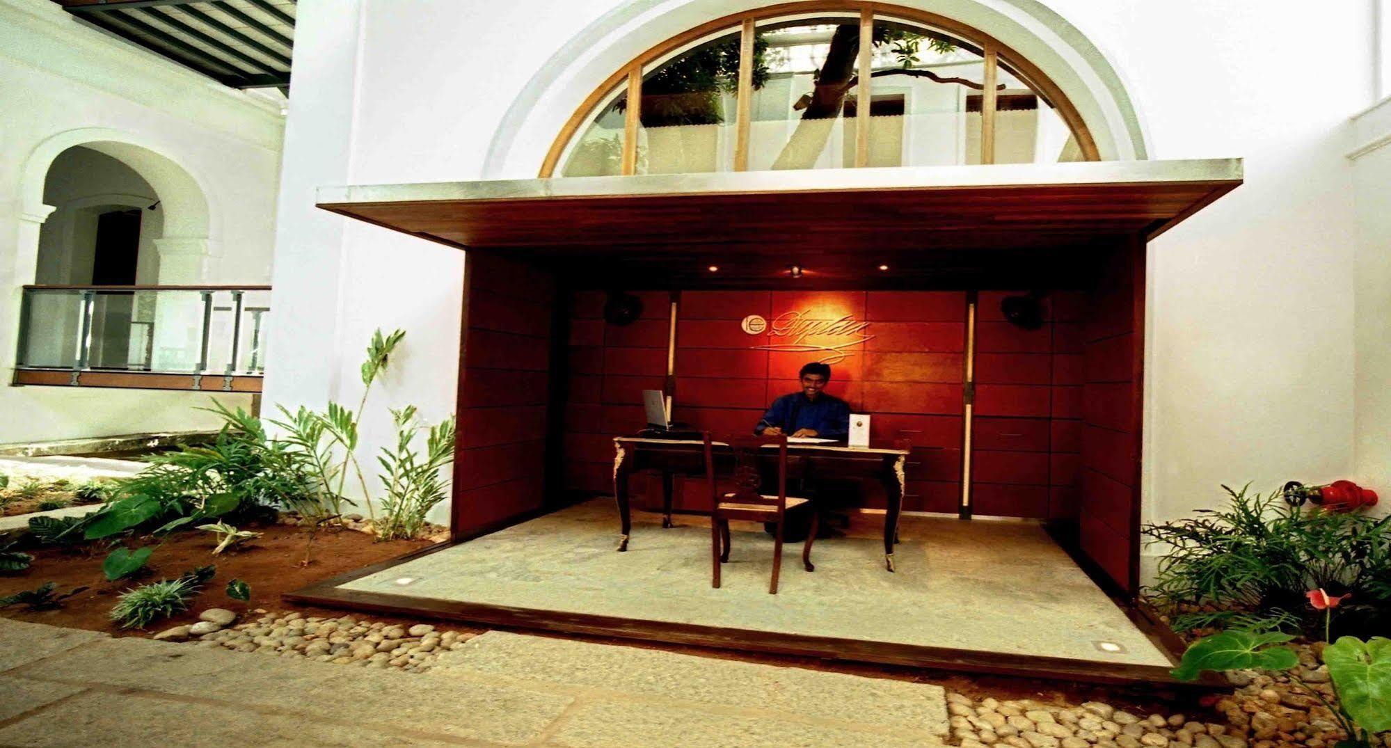 Hotel Le Dupleix à Pondichéry Extérieur photo
