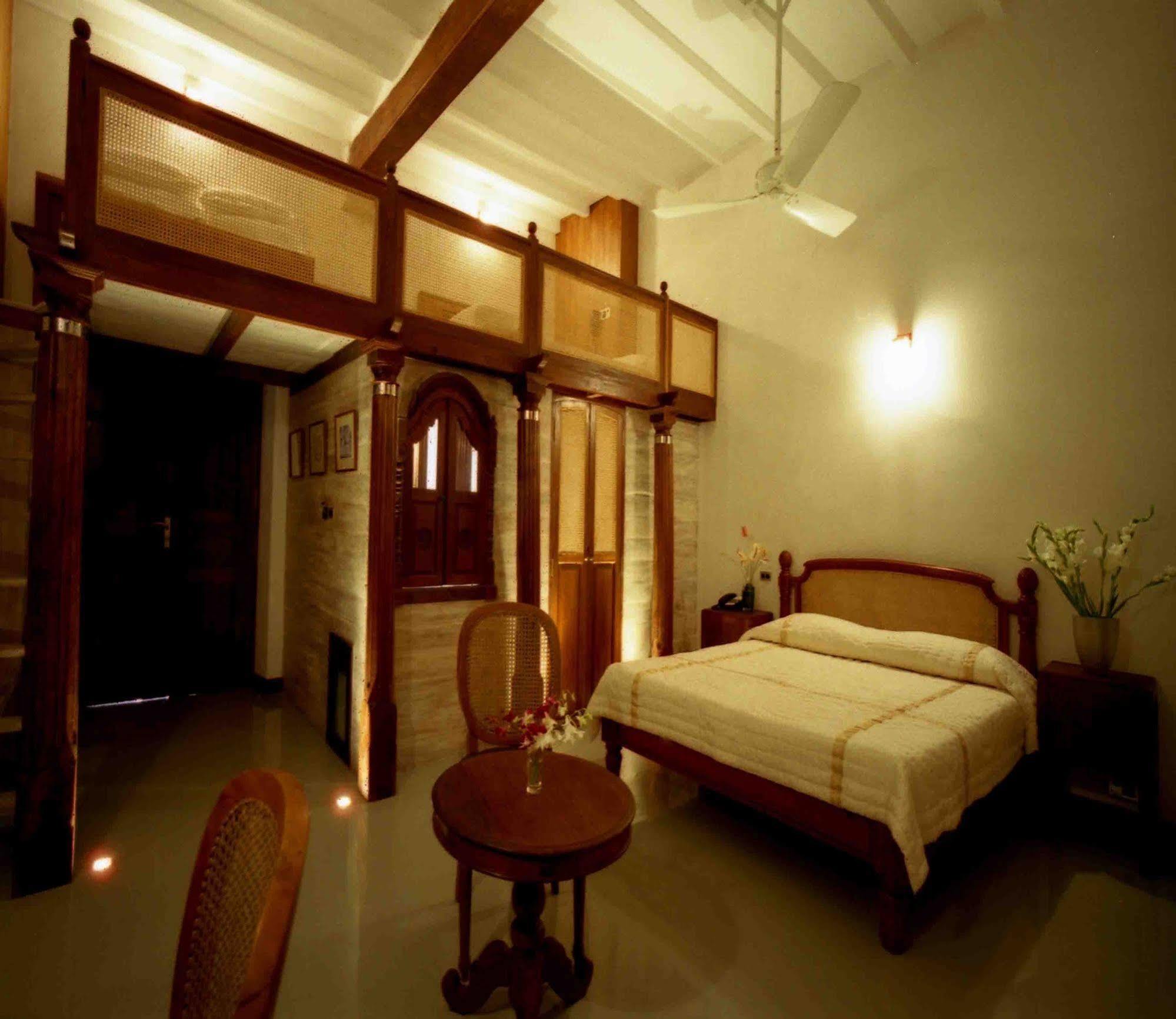 Hotel Le Dupleix à Pondichéry Extérieur photo